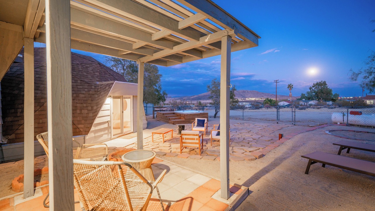Photo of Patio Balcony in Panorama Heights