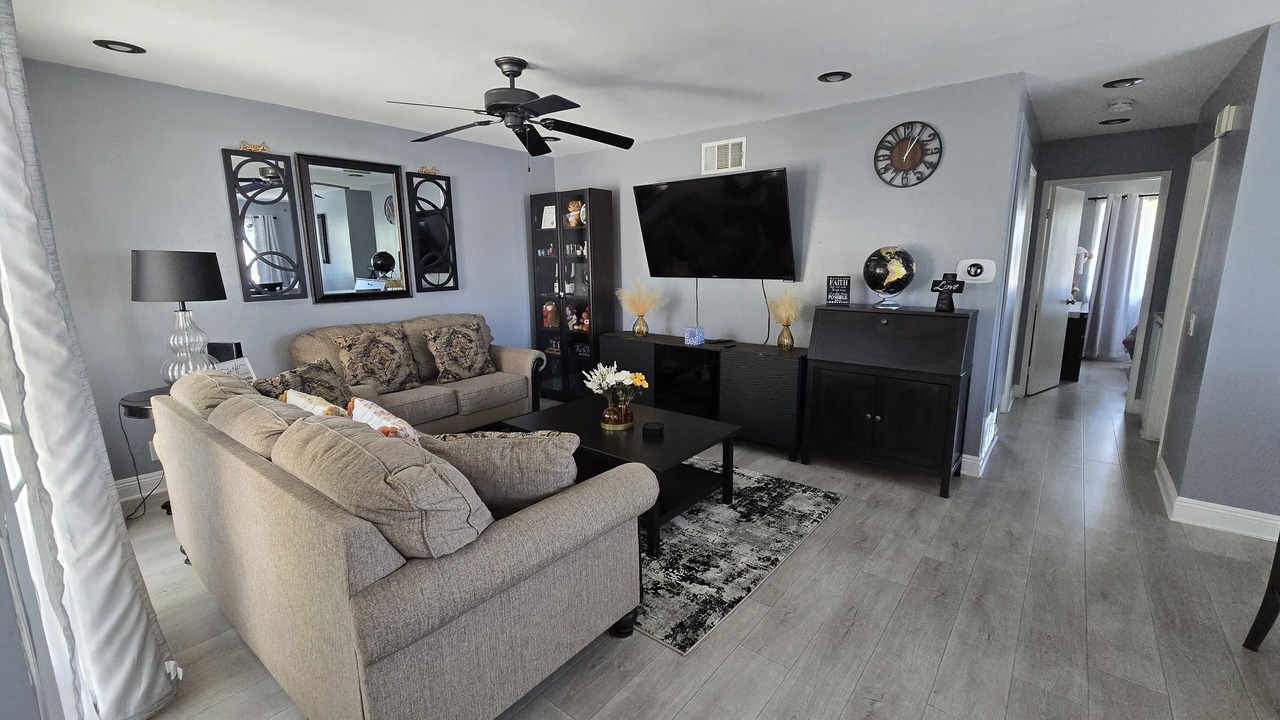 Photo of Livingroom in Lake Forest