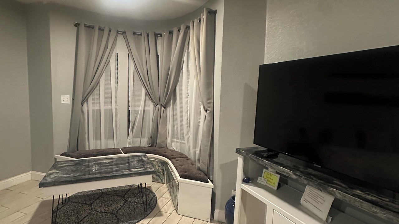 Photo of Livingroom in Springville