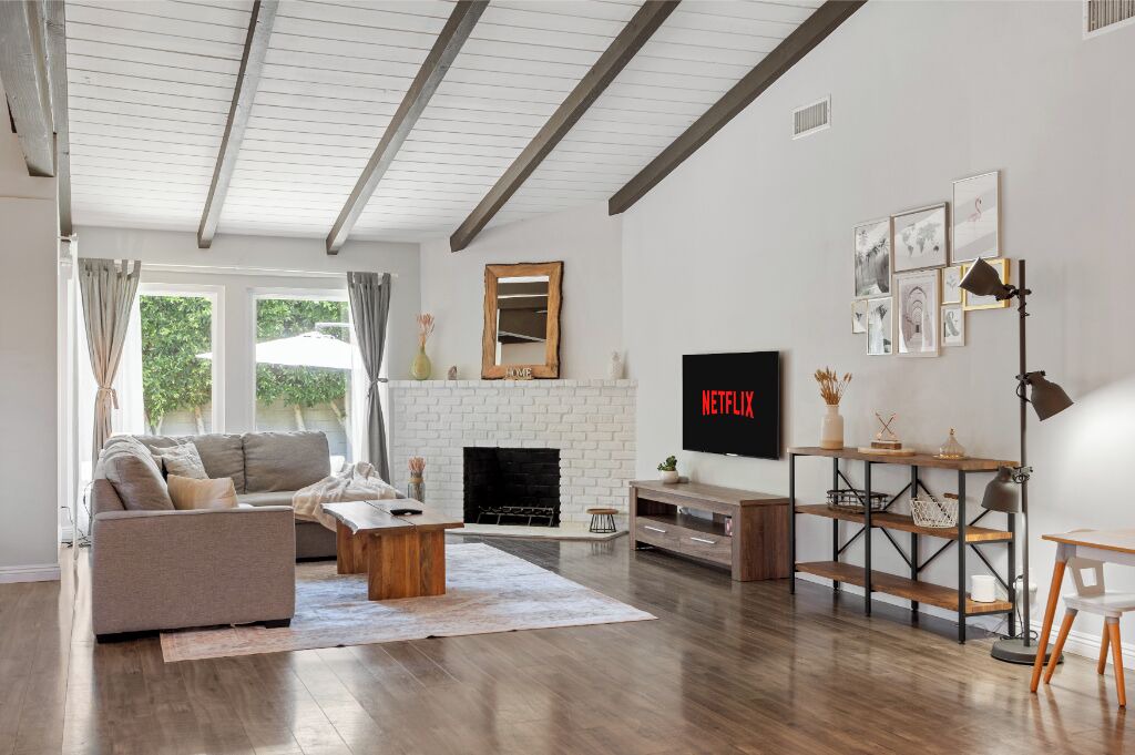Photo of Livingroom in Van Nuys