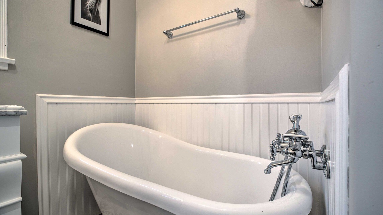 Photo of Bathroom in Bishop