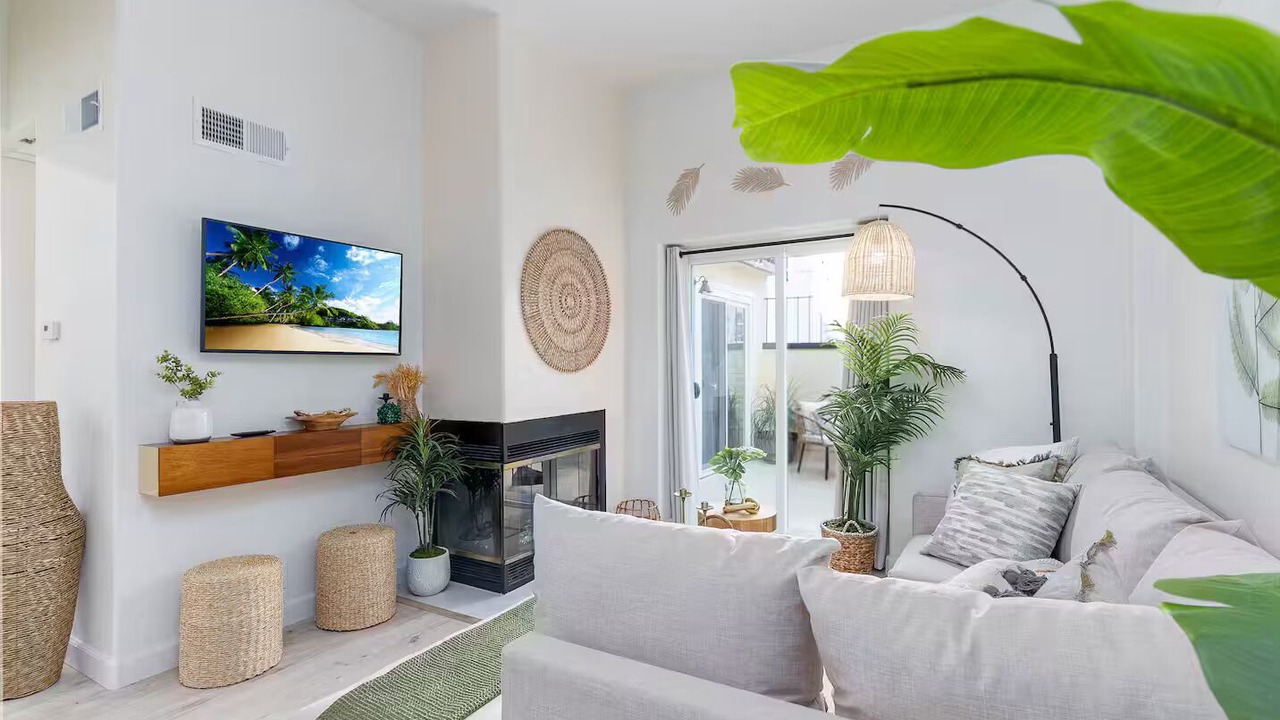 Photo of Livingroom in Civic Core