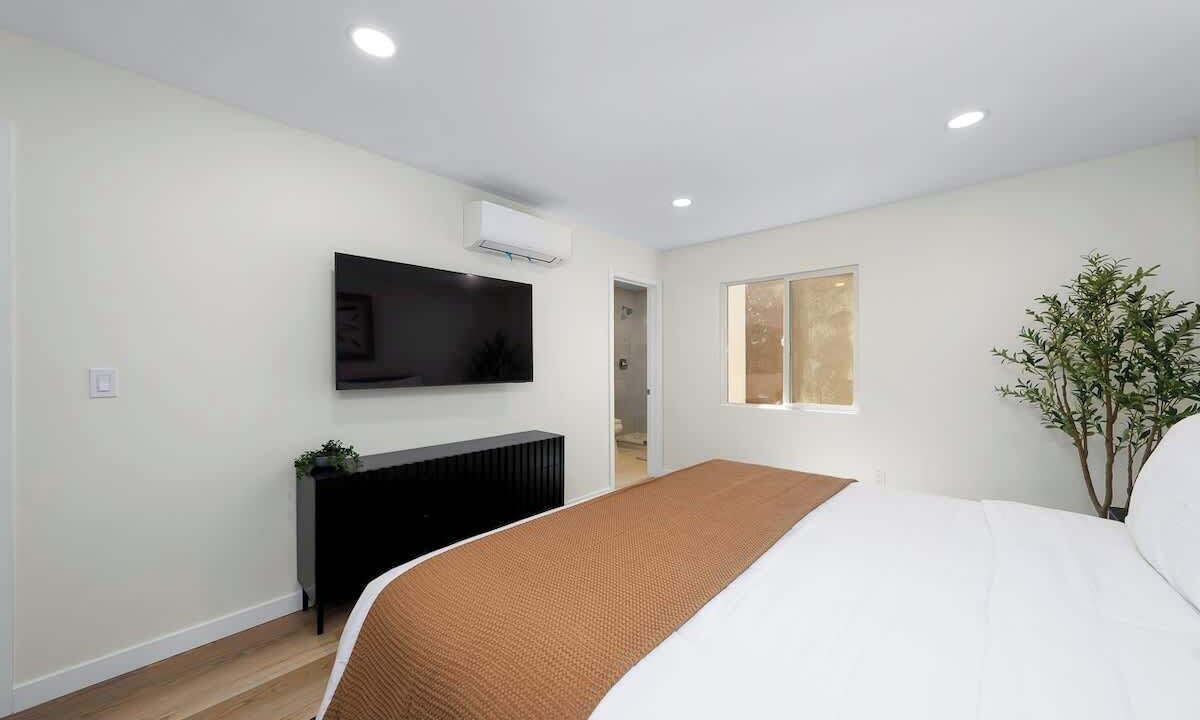 Photo of Bedroom in Mission Hills