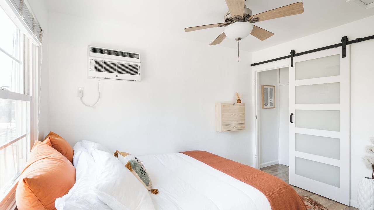 Photo of Bedroom in North Long Beach