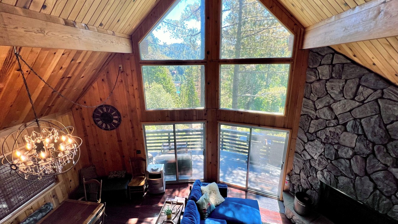 Photo of Livingroom in Blue Jay