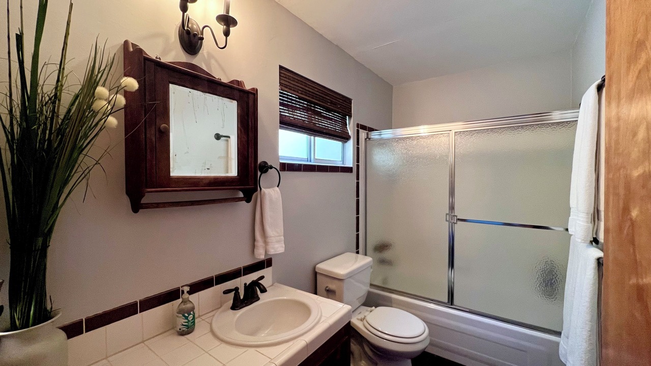 Photo of Bathroom in Blue Jay