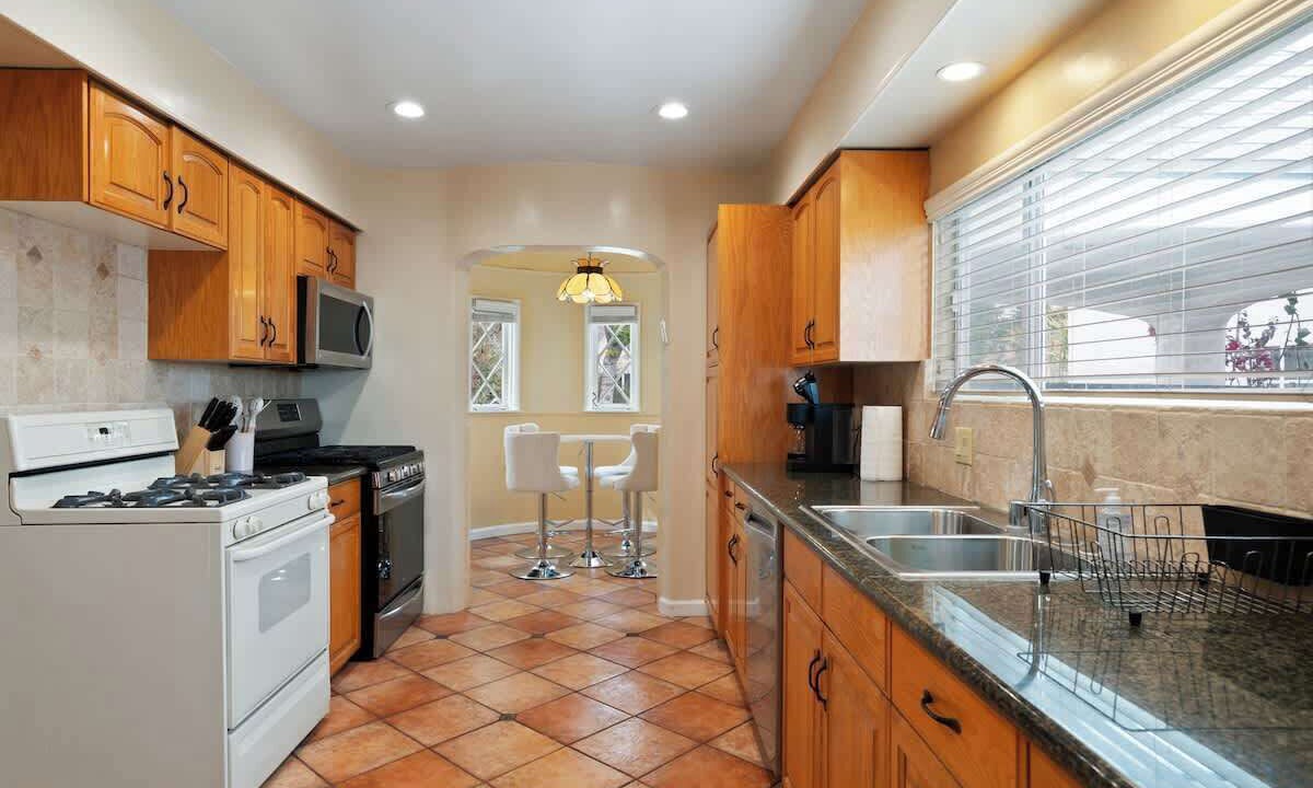 Photo of Kitchen in Pico - Robertson