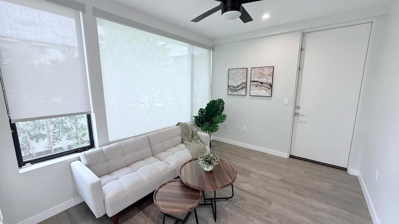 Photo of Livingroom in Valley Village
