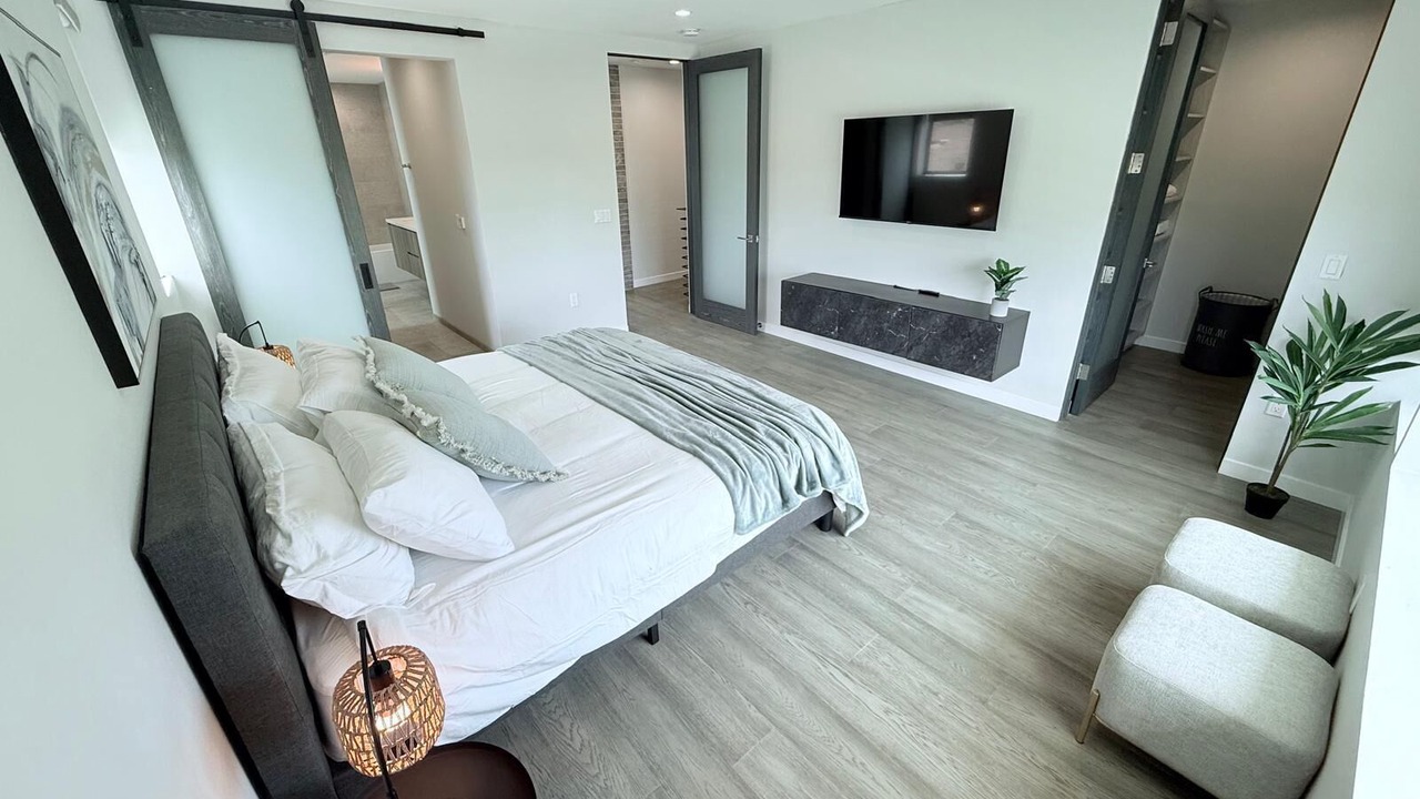 Photo of Bedroom in Valley Village