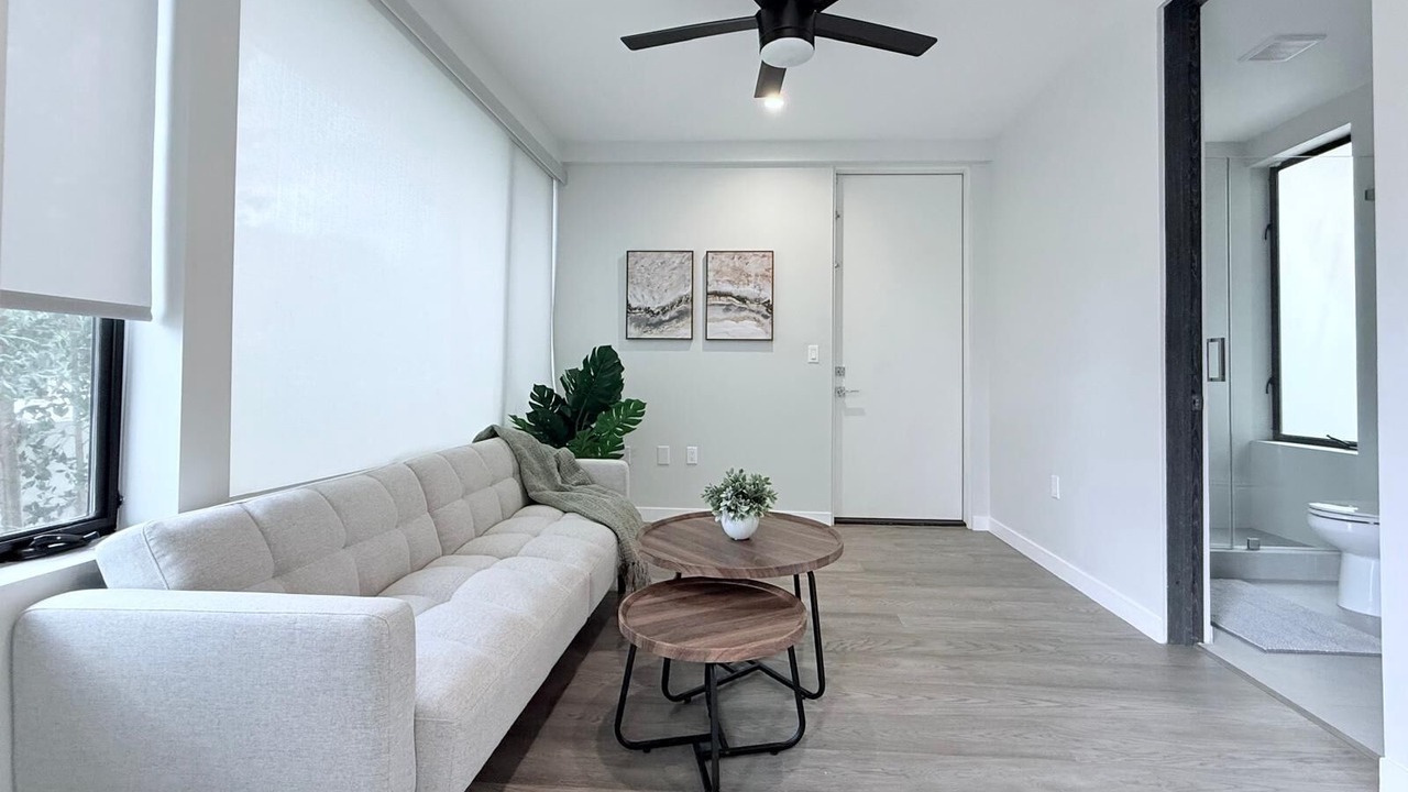 Photo of Livingroom in Valley Village