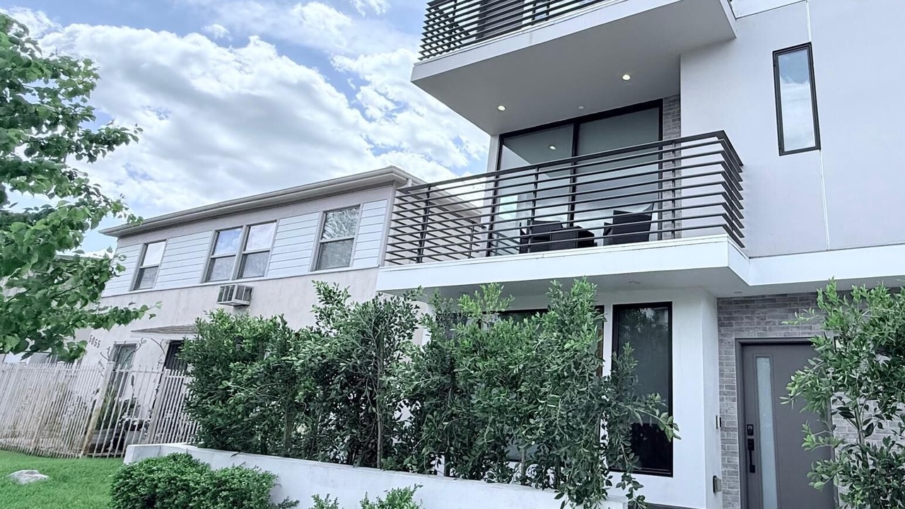 Photo of Outdoor in Valley Village