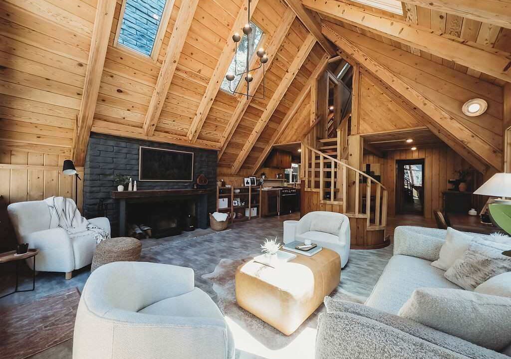 Photo of Livingroom in Cedar Glen
