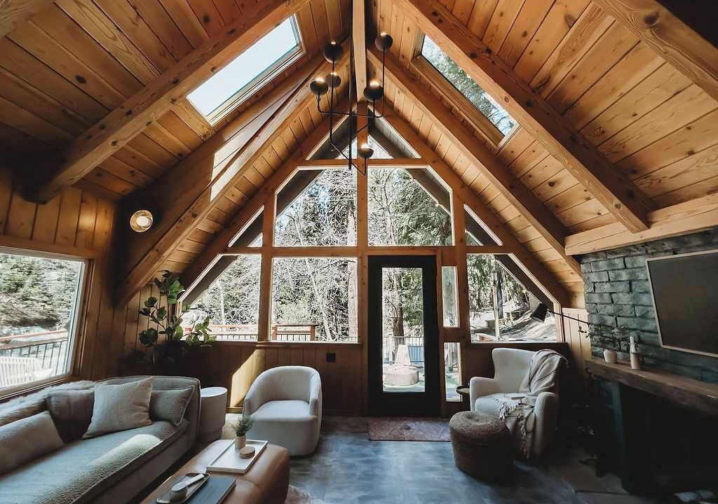 Photo of Livingroom in Cedar Glen