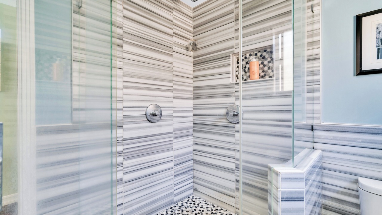 Photo of Bathroom in Los Cerritos