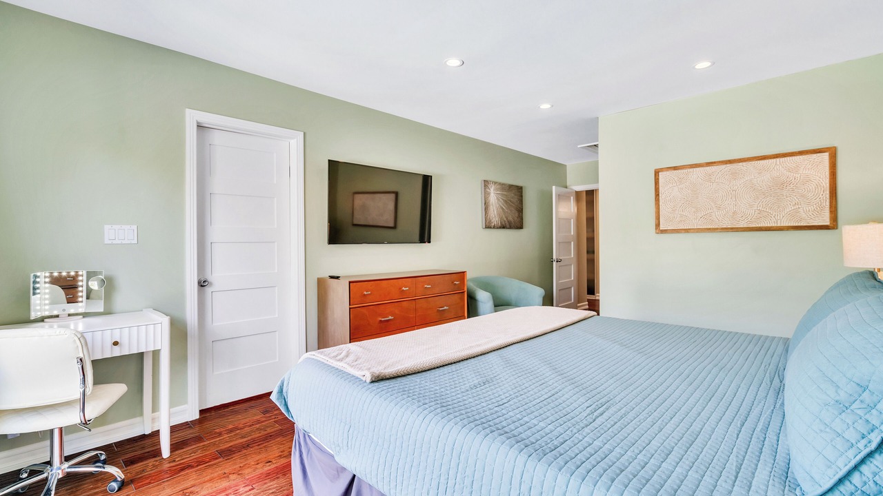 Photo of Bedroom in Los Cerritos