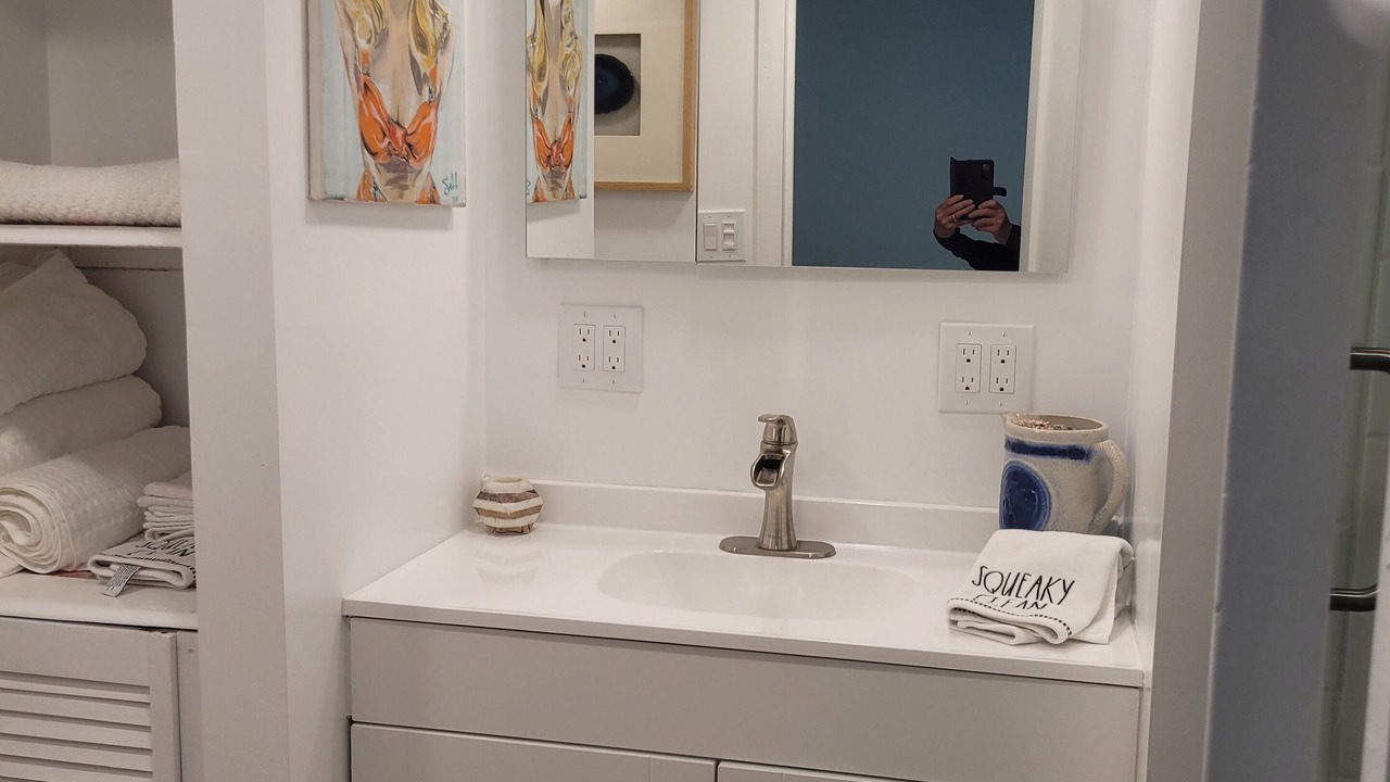 Photo of Bathroom in Calabasas