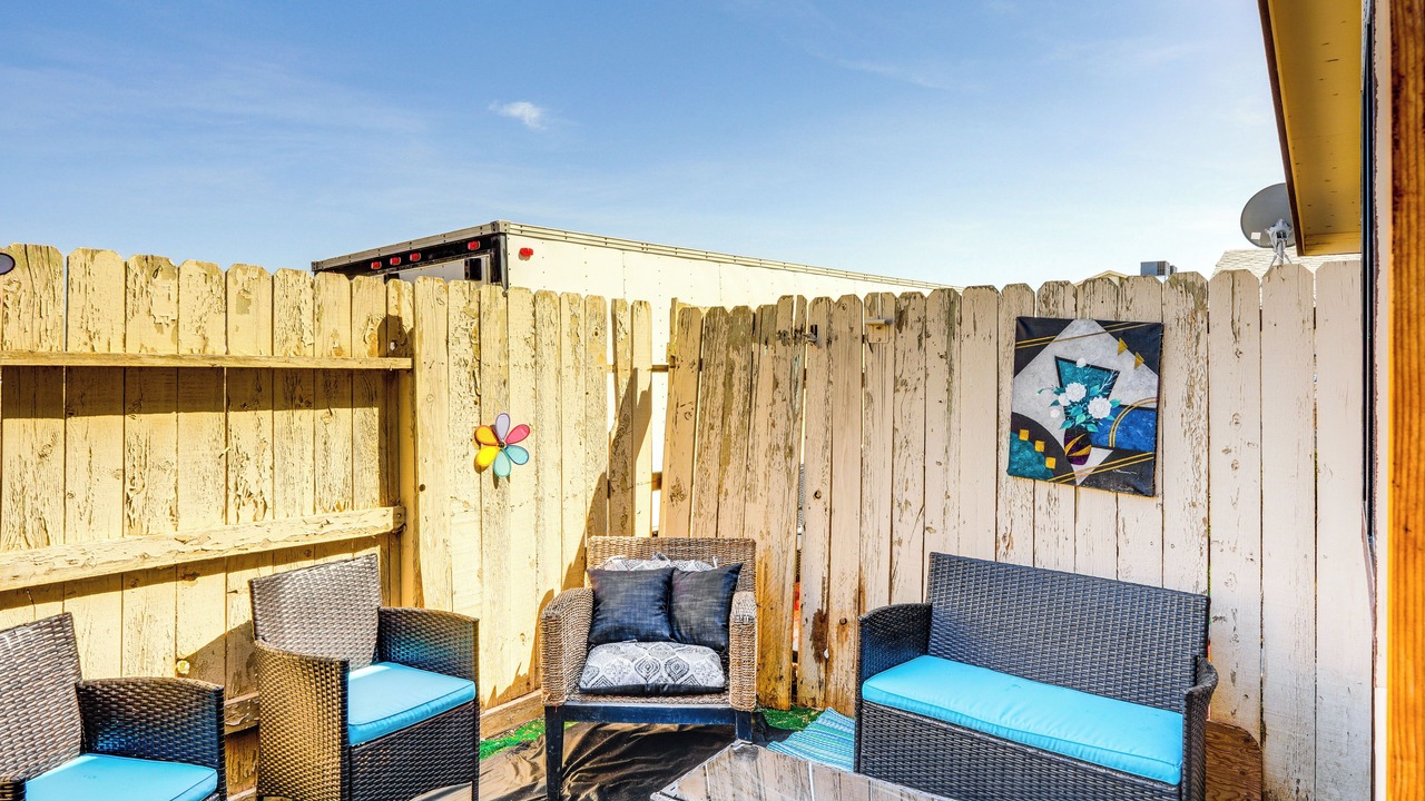 Photo of Patio Balcony in California City