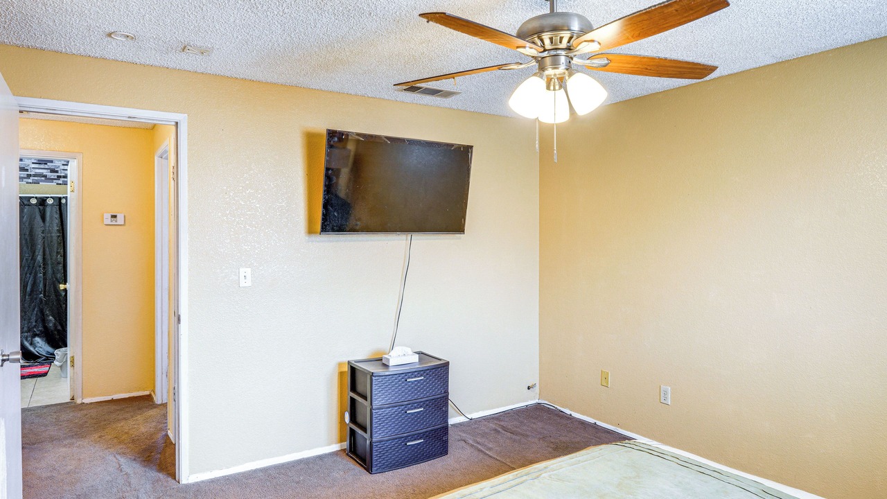 Photo of Bedroom in California City