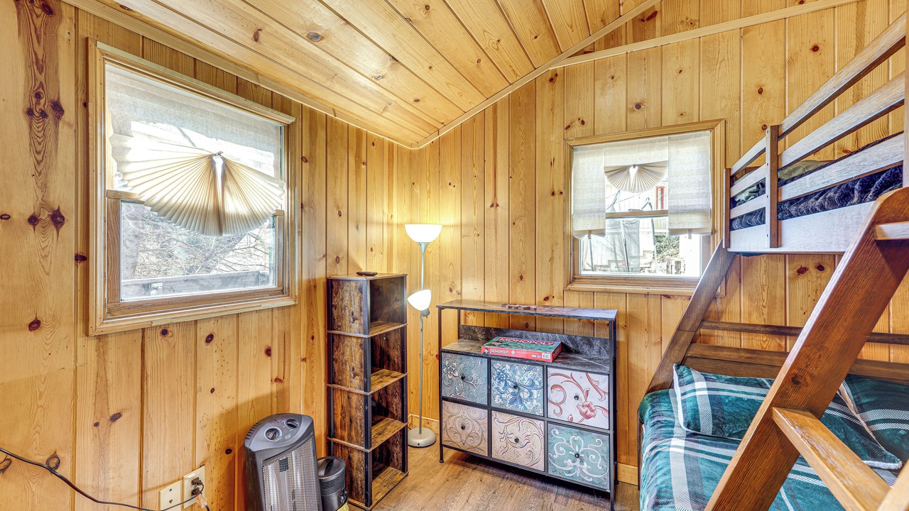 Photo of Bedroom in Arrowhead Villas