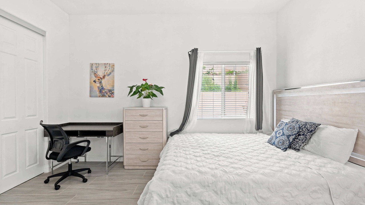 Photo of Bedroom in Walnut