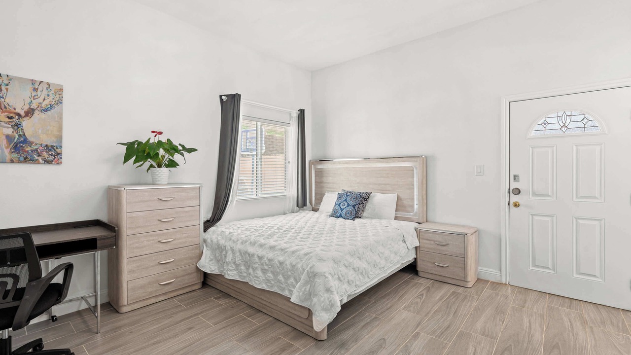 Photo of Bedroom in Walnut