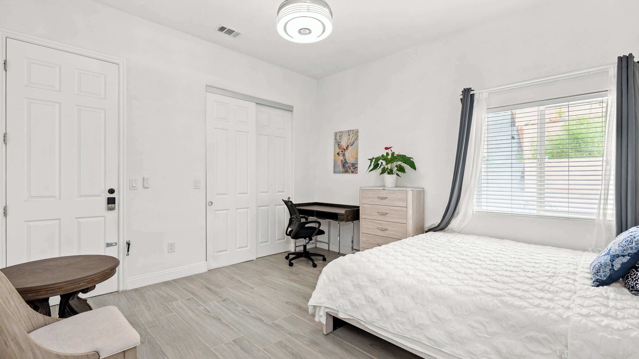 Photo of Bedroom in Walnut