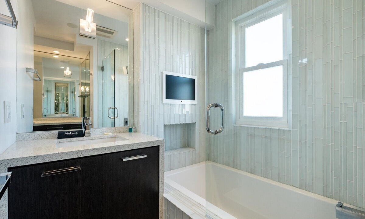 Photo of Bathroom in Central Mission Beach