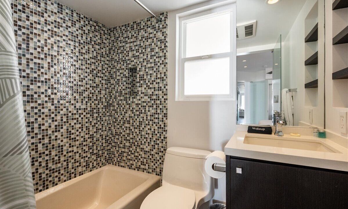 Photo of Bathroom in Central Mission Beach