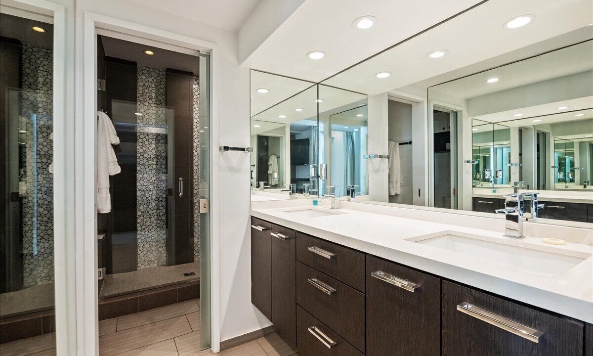 Photo of Bathroom in Central Mission Beach