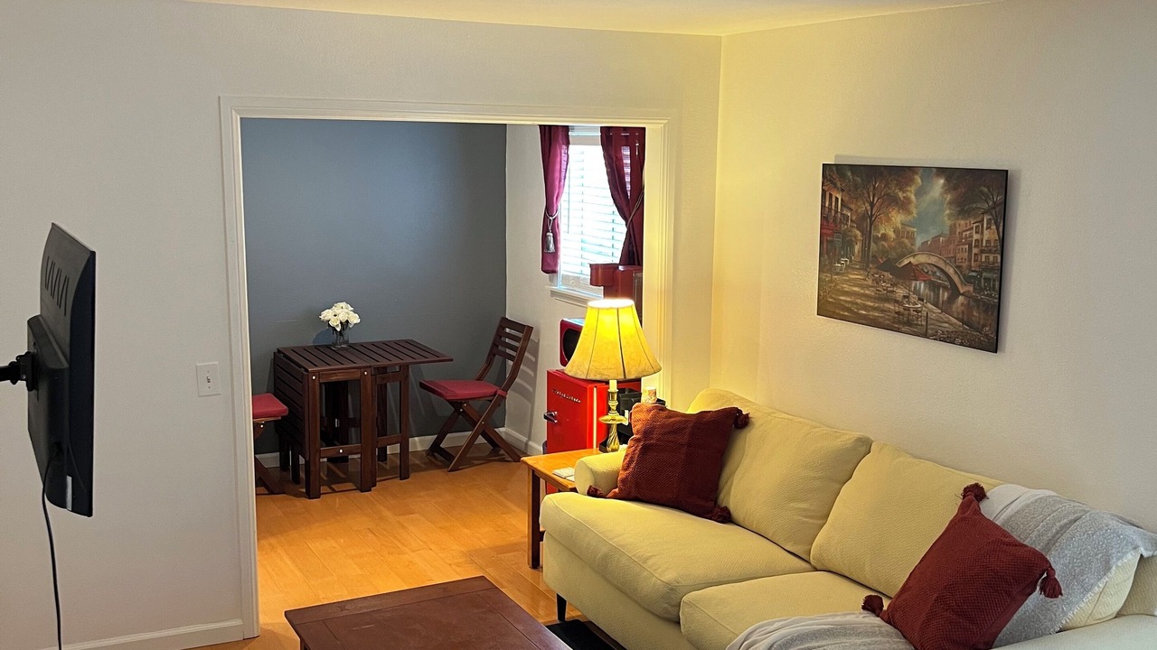 Photo of Livingroom in Chatsworth