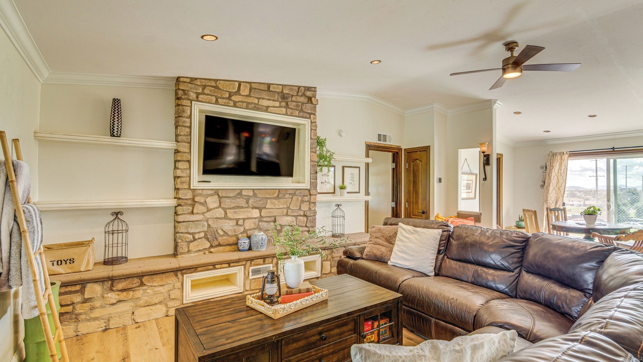 Photo of Livingroom in Menifee