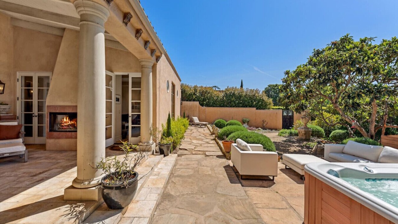 Photo of Patio Balcony in Toro Canyon