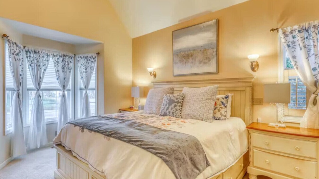 Photo of Bedroom in Rio Dell