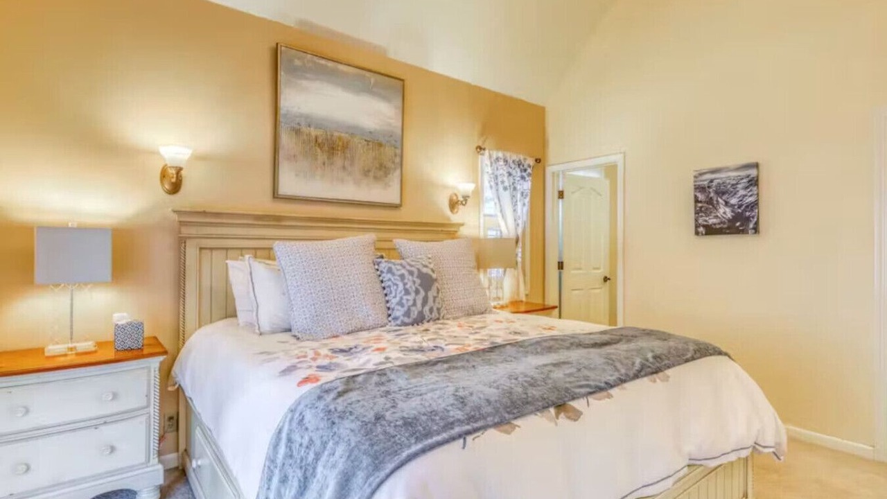 Photo of Bedroom in Rio Dell