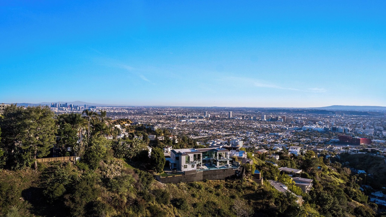 Photo of Others in Hollywood Hills West