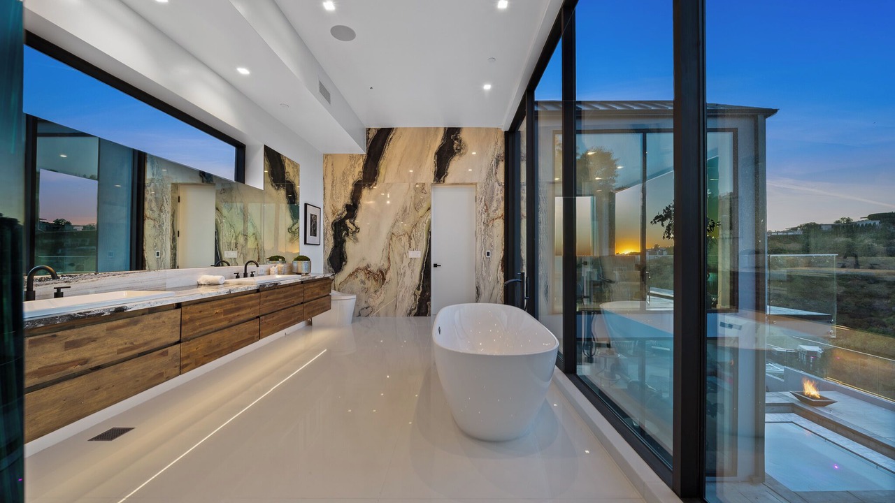Photo of Bathroom in Hollywood Hills West
