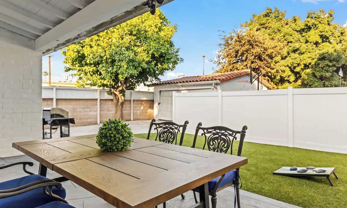 Photo of Outdoor in Valley Village