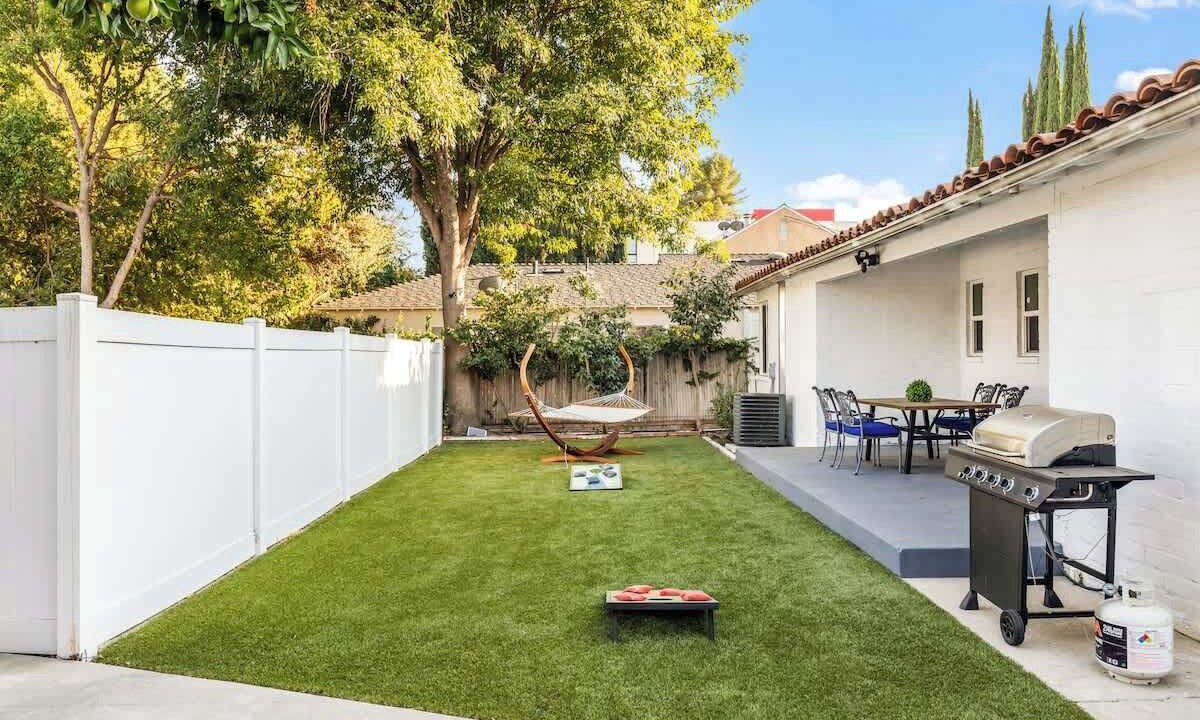 Photo of Outdoor in Valley Village