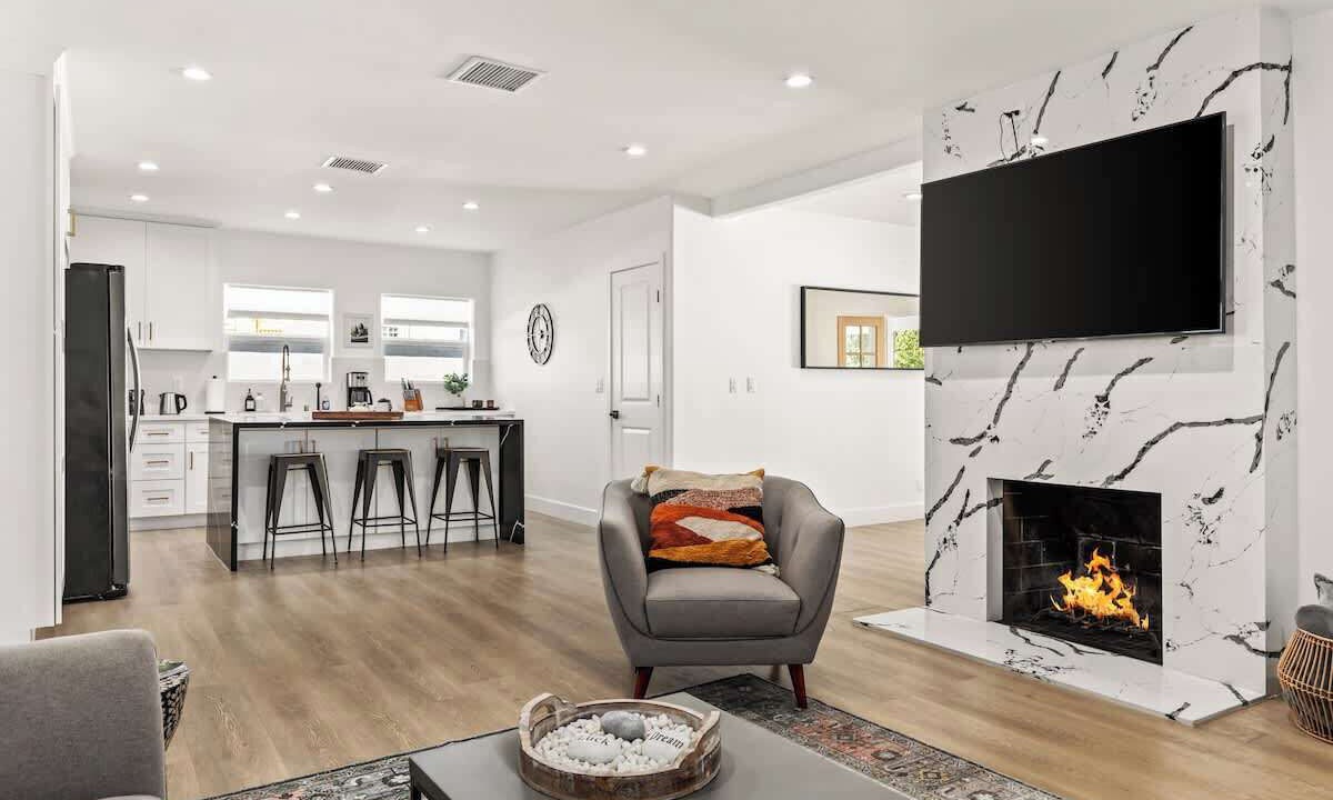 Photo of Livingroom in Valley Village