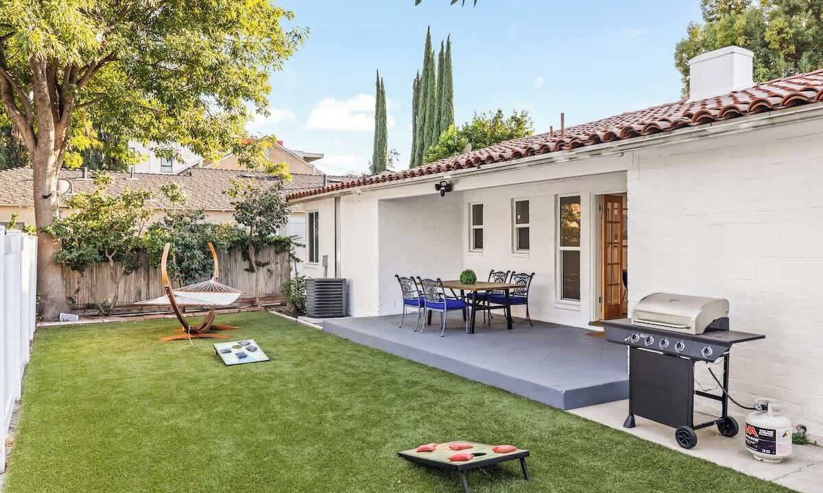 Photo of Outdoor in Valley Village