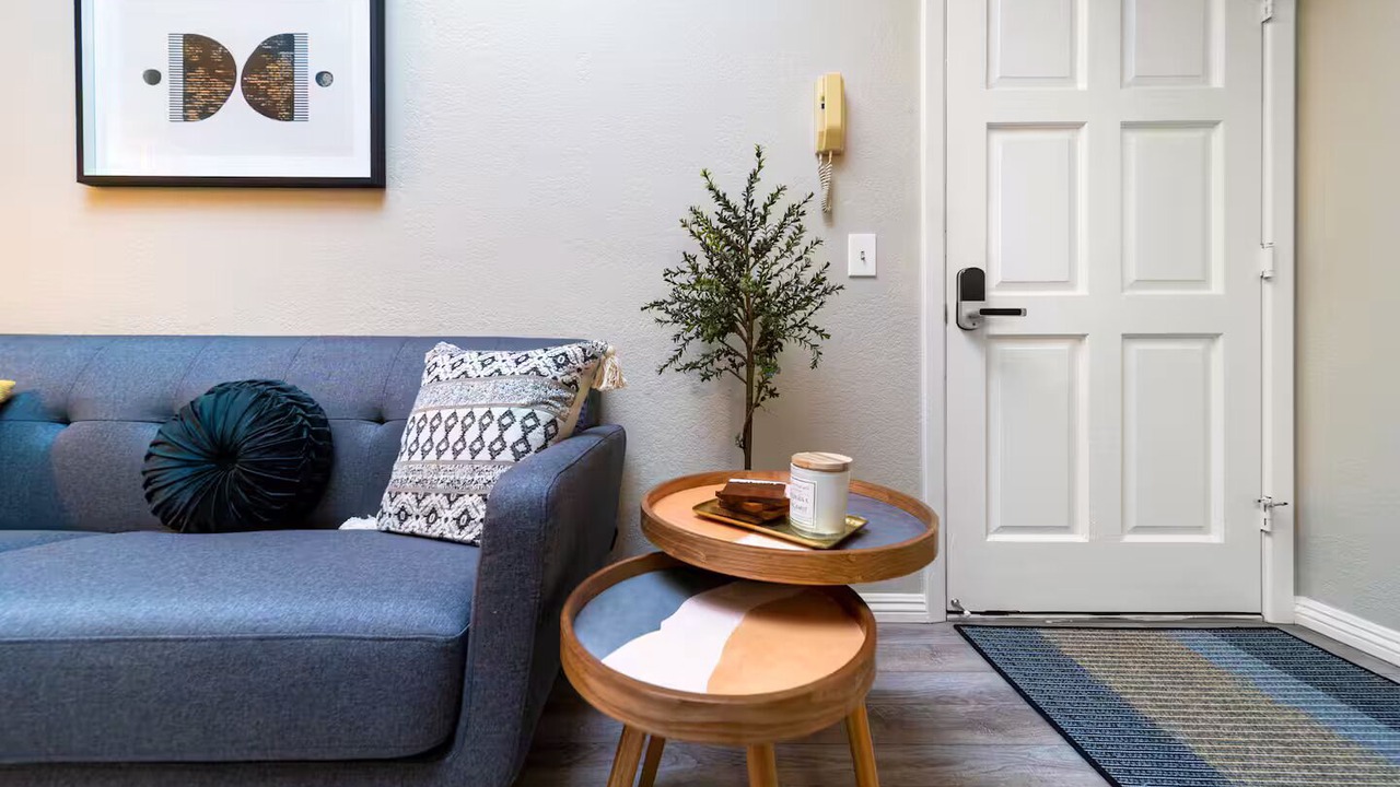 Photo of Livingroom in Civic Core