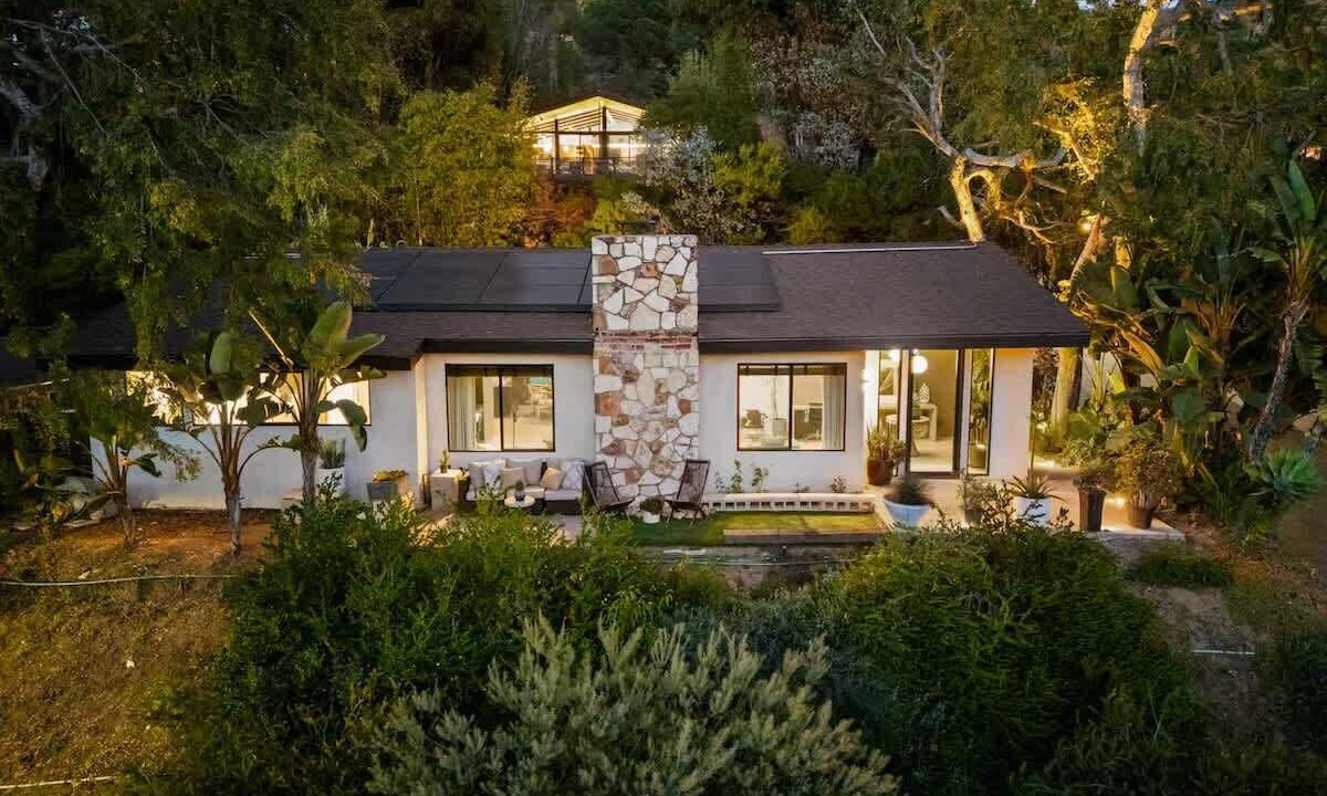Photo of Outdoor in Hollywood Hills