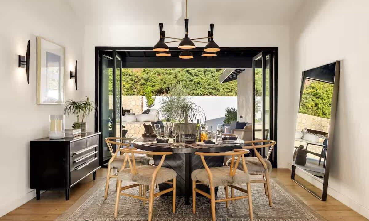 Photo of Others in Hollywood Hills