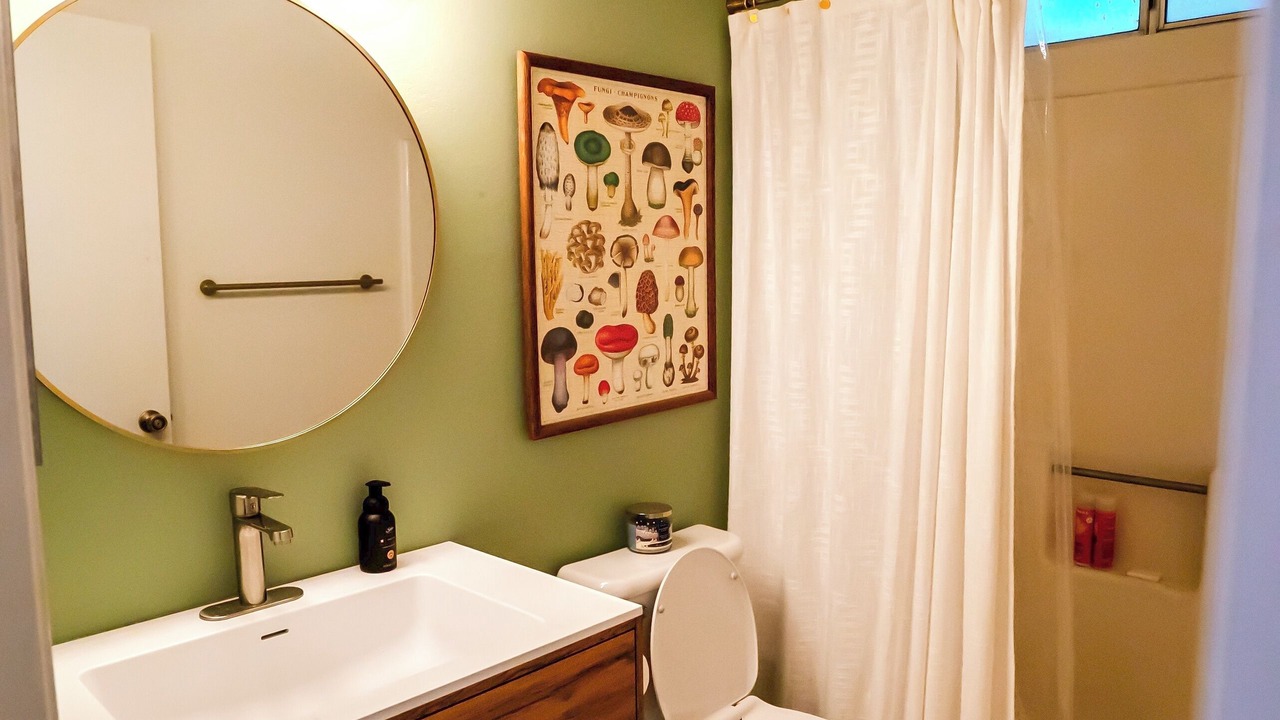Photo of Bathroom in Blue Jay