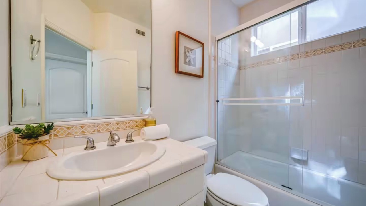 Photo of Bathroom in Gas Lamp Section