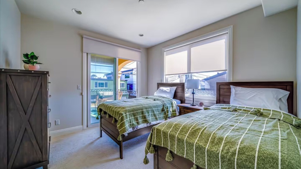 Photo of Bedroom in Gas Lamp Section
