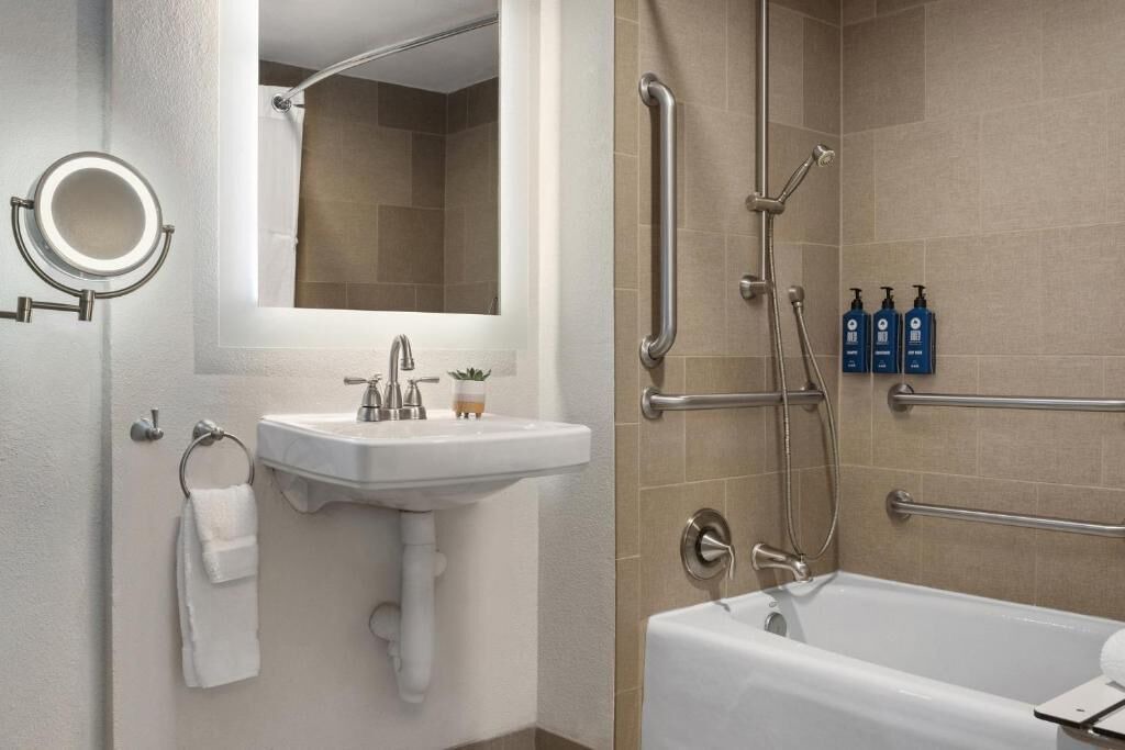 Photo of Bathroom in Southeast Anaheim
