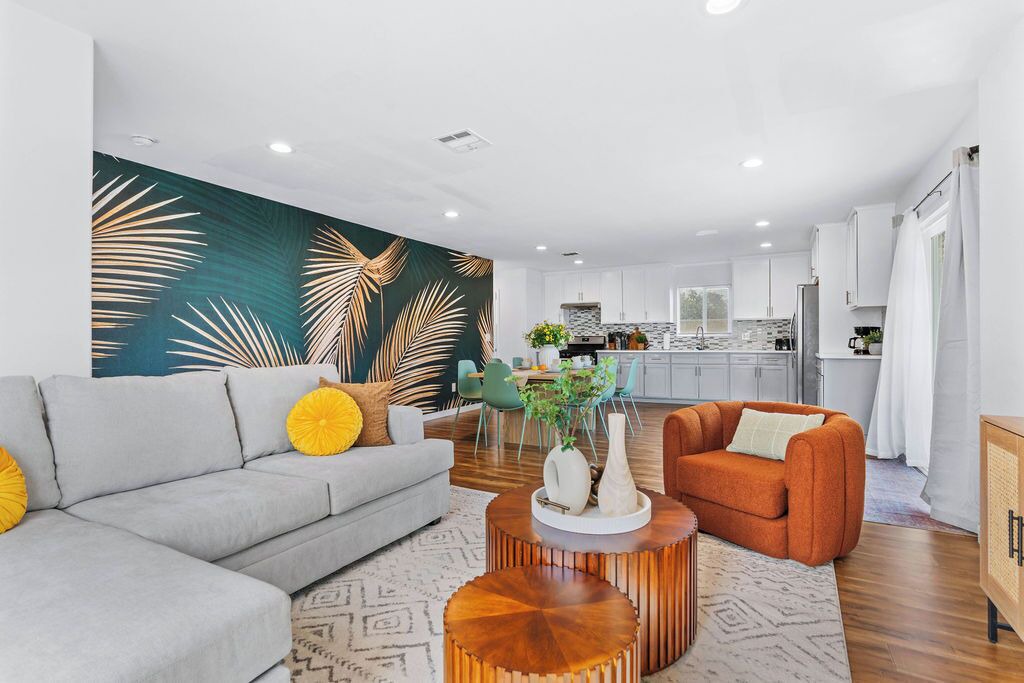 Photo of Livingroom in Los Angeles