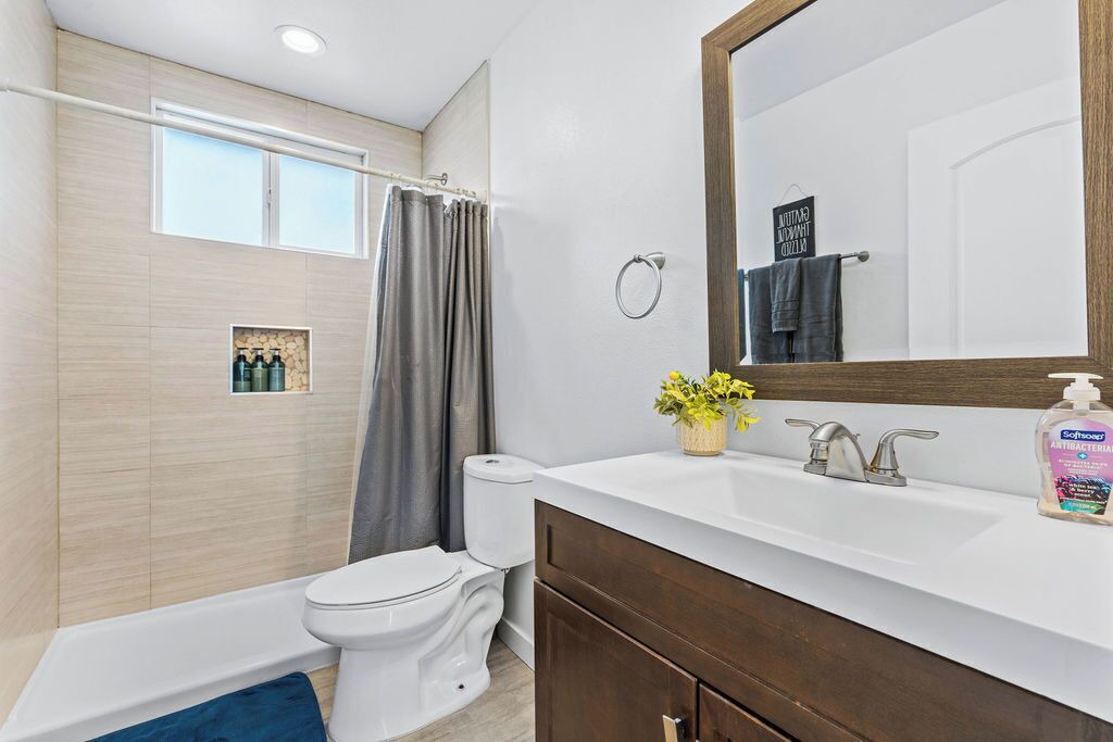 Photo of Bathroom in Los Angeles