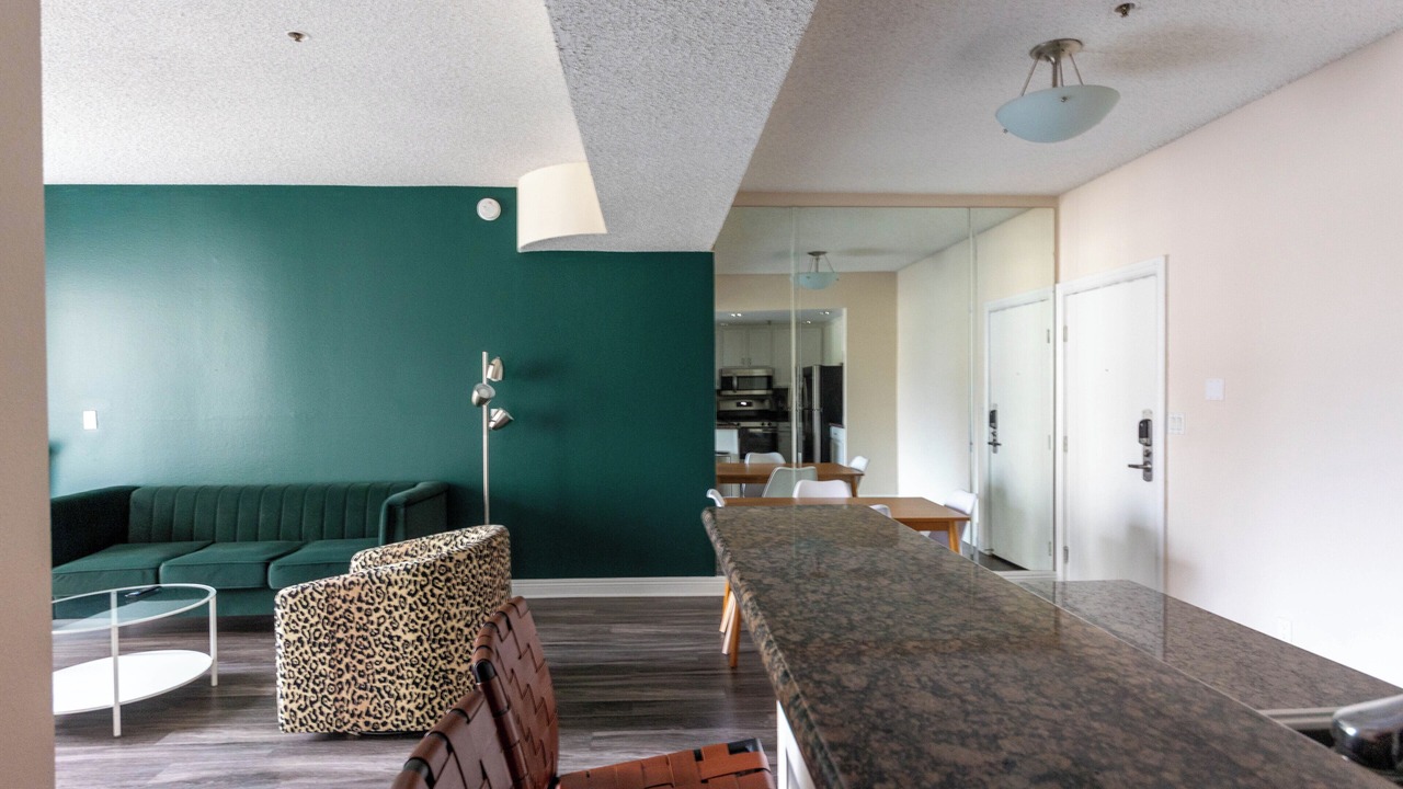 Photo of Livingroom in Miracle Mile